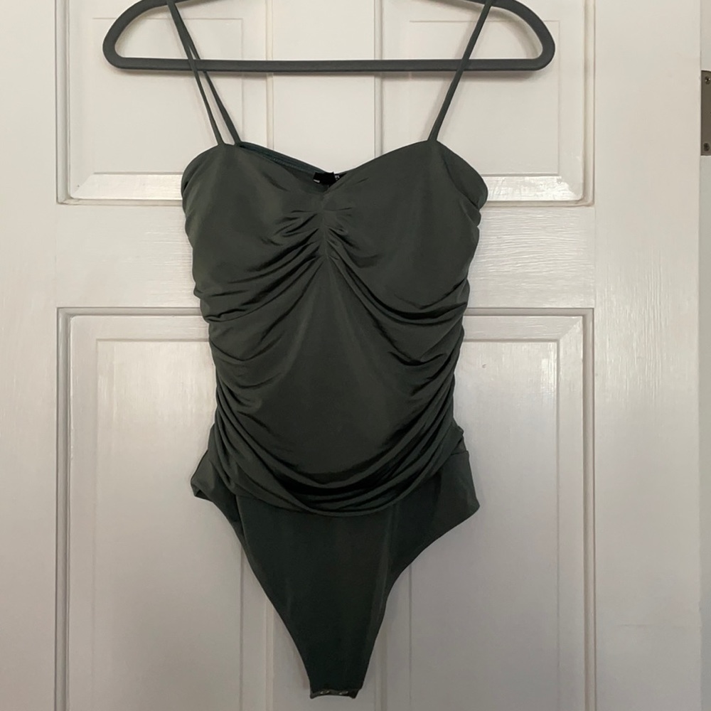Express Size Medium, onsie